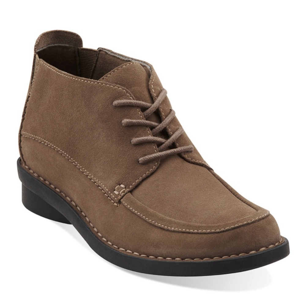 {Clarks} Taupe Suede Nikki Class Boot Ankle Sz 6M  Tie up Ankle Booties